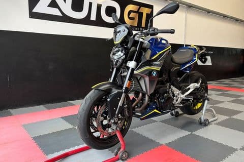 BMW F 900 R Force édition limitée bleue — photo 1