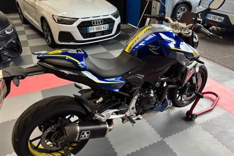 BMW F 900 R Force édition limitée bleue — photo 4