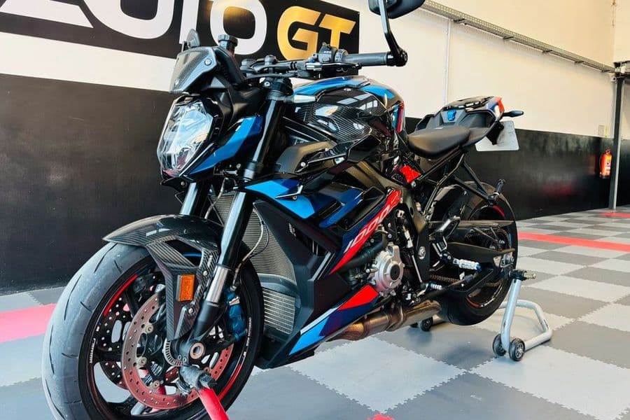 BMW M 1000 R Pack M Compétition noire — photo 1