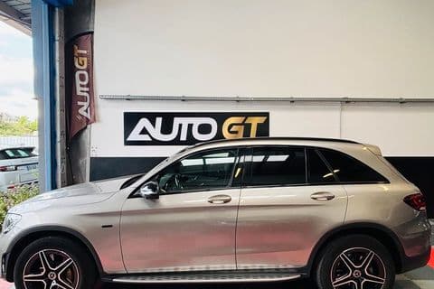 Mercedes GLC 300e 4Matic hybride rechargeable grise — photo 2
