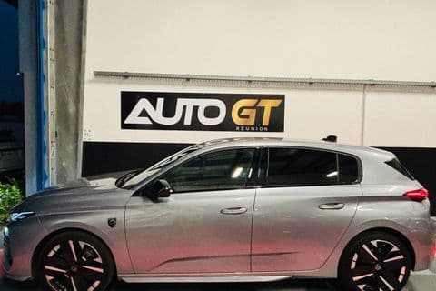 Peugeot 308 GT Hybrid 145 ch état neuf — photo 2