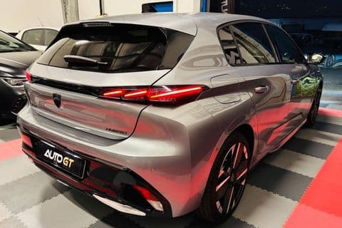 Peugeot 308 GT Hybrid 145 ch état neuf — photo 5
