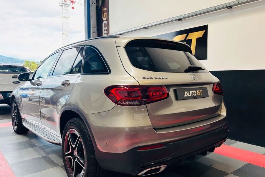 Mercedes GLC 300e 4Matic hybride rechargeable grise — photo 3